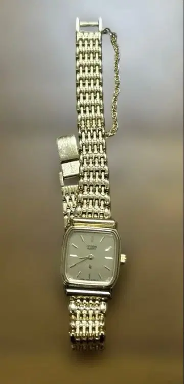 시티즌 쿼츠 손목시계 스퀘어 골드