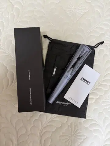 LE SSERAFIM 공식 응원봉