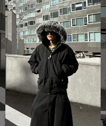 [youll] 크롭 퍼 후디드 블라존