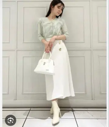 SNIDEL 스나이델 랩 턱 스커트 롱 화이트 골드 버튼