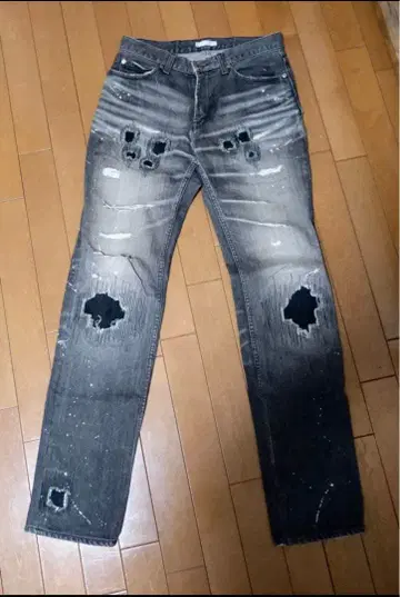 데미지 가공 그레이 스트레이트 데님