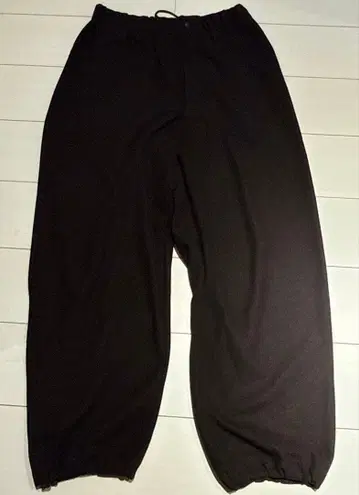 유니클로 브러쉬드 맨투맨 와이드 팬츠