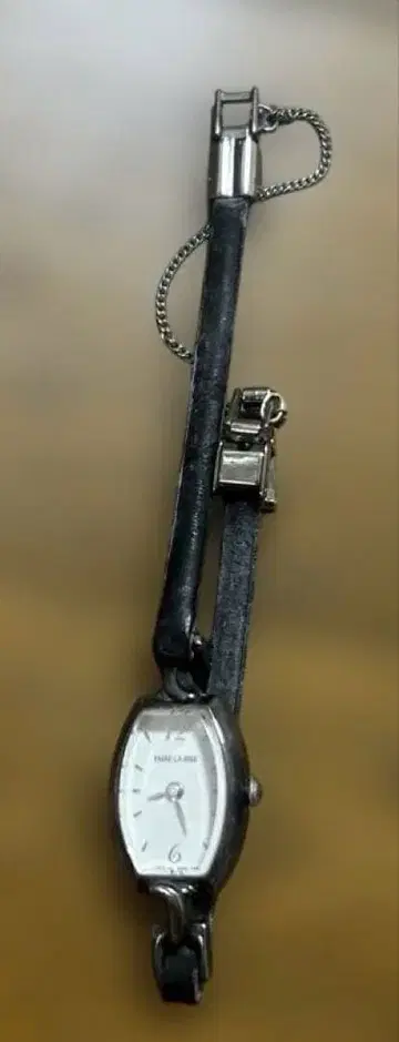 페일 라비즈 QZ 핑크 다이얼 여성용 손목시계