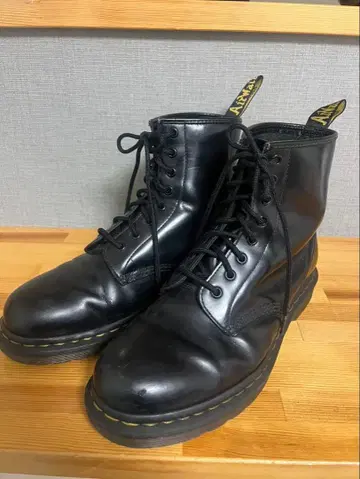 닥터마틴 8홀 부츠