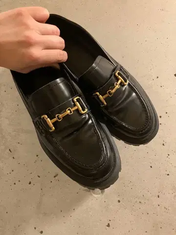 새상품급 Massimo Dutti 블랙 로퍼 통굽 24.5cm 38