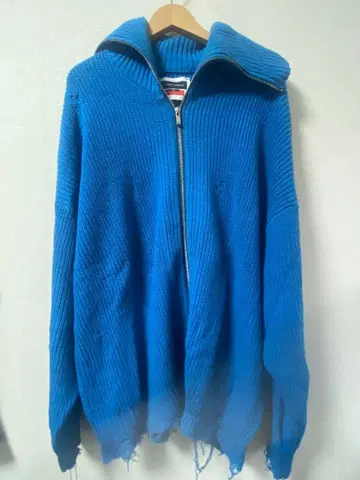 MAISON SPECIAL 파랑 크러쉬드 바즈 니트