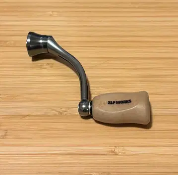 다이와 23 에어리티 정품 핸들 SLP 노브 글로