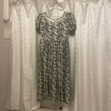 포도 패턴 퍼프 슬리브 롱 원피스