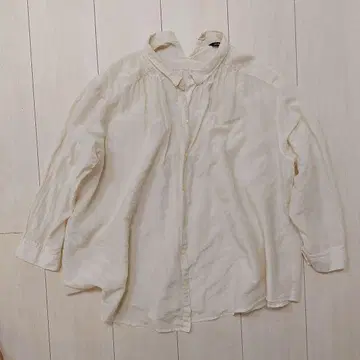 아이보리 얇은 소재 긴팔 버튼 셔츠