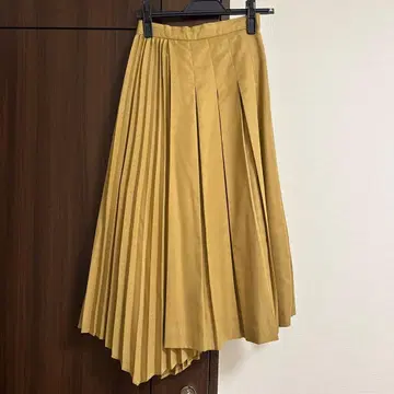 [ 새상품급 ] Swingle 스윙 플리츠 스커트 베이지 카멜