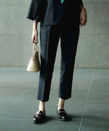 [ 새상품 ] B:MING by BEAMS 블랙 테이퍼드 허리밴딩 팬츠