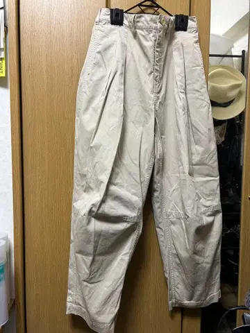 nest Robe 베이지 치노 팬츠