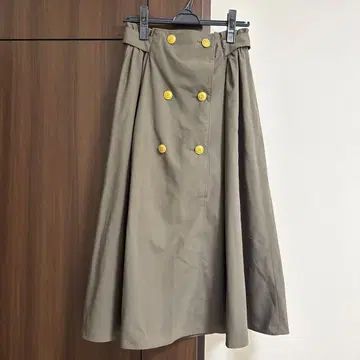 [ 미사용 새상품 ] BLUE LABEL 블루벨 스커트 카키 38