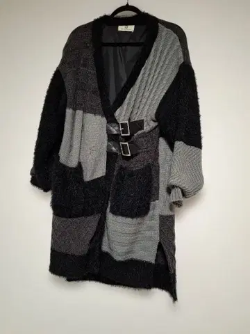 WORLD WIDE LOVE! 이소재 절개 니트 아우터