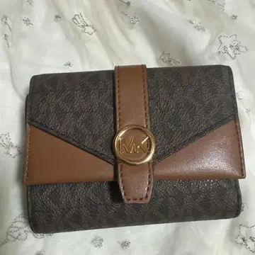 Michael Kors 브라운 3단 폴더형 지갑