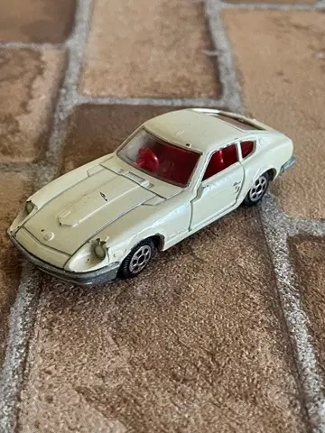 요네자와 다이아펫트 체리카 닛산 페어레이디 240ZG