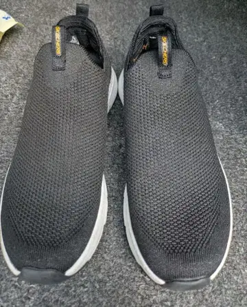 SKECHERS Arch Fit 블랙/레오파드 무늬 스니커즈