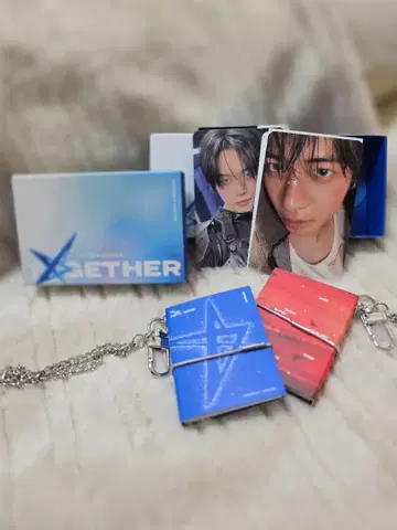 TomorrowxTogether 포토 카드 & 미니북 키링