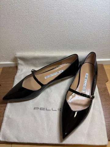 PELLICO 블랙 플랫슈즈