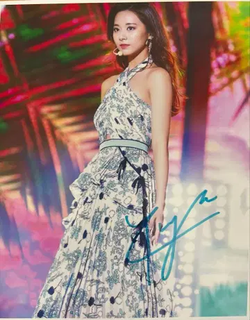 [ 귀중 ] TWICE 멤버 쯔위 친필 사인 20 x 25cm