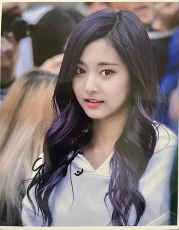 [ 귀중 ] TWICE 멤버 쯔위 친필 사인 20 x 25cm