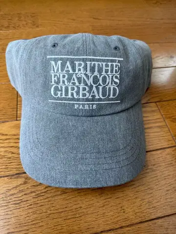 MARITHE FRANCOIS GIRBAUD 그레이 캡