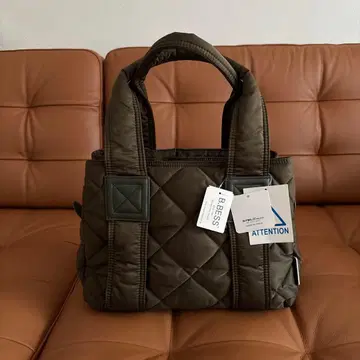 새상품 택 포함 퀼팅백 핸드백 카키 정가 5,390엔