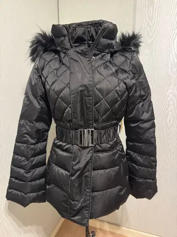 게스 (GUESS) 숏 다운 블랙