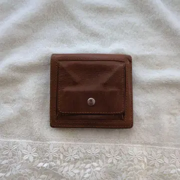 브라운 가죽 접이식 지갑