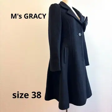 엠즈 그레이시 리본 포함 블랙 A라인 코트 인형 코트