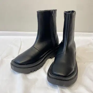 fifth 트랙 밑창 숏부츠 블랙 가죽 사이드 지퍼 24.0cm