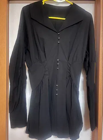 Ameri HEART GATHERED WAIST SHAVE BLOUSE