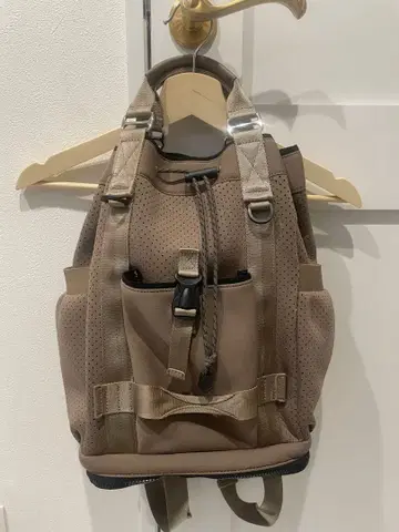 story. 본딩 백팩 모카 베이지