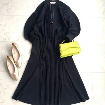 컨디션 최상 아키라나카 frida 니트 원피스 볼륨 소매 블랙 2