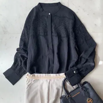 새상품급 밴야드 스톰 레이스 절개 펄 블라우스 펄 버튼 셔츠 블랙
