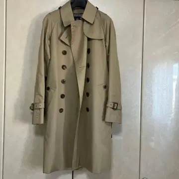 아쿠아 스큐텀 트렌치코트