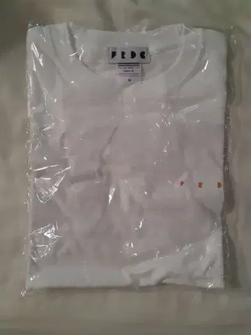 프레데릭 화이트 T셔츠 M 사이즈