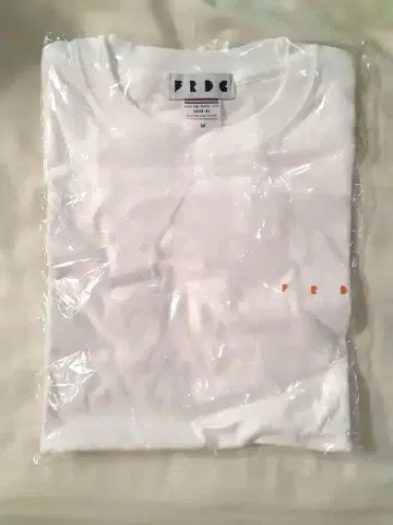 프레데릭 화이트 T셔츠 M 사이즈