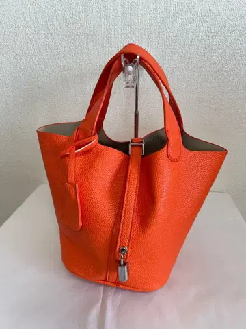 정성껏 만든 오렌지 큐브 백, 참과 스카프 증정