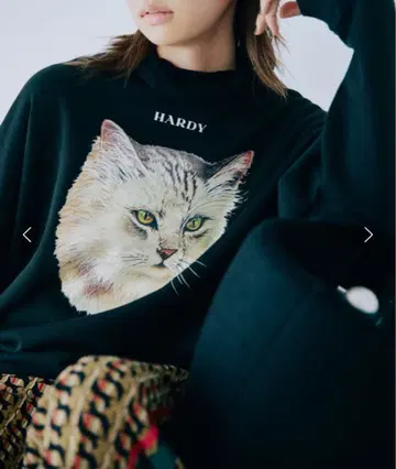 HARDY NOIR CAT PRINT 맨투맨