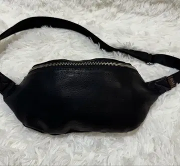 MR.OLIVE 스몰 가죽 백