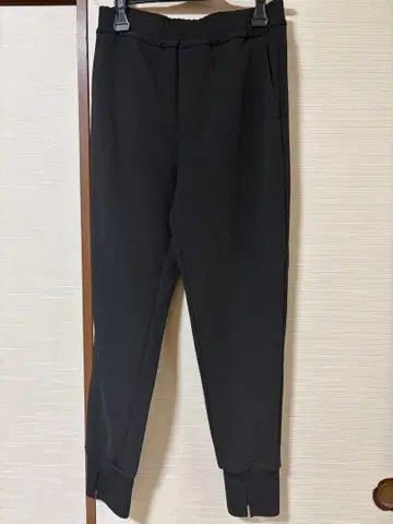 UNFILO 블랙 캐주얼 팬츠 S