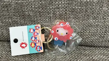 산리오 미야쿠미야쿠 변신 입체 마스코트 클리어 컬러 키링 키티