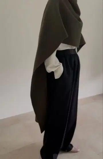 digne 디뉴 throw shawl cort khaki