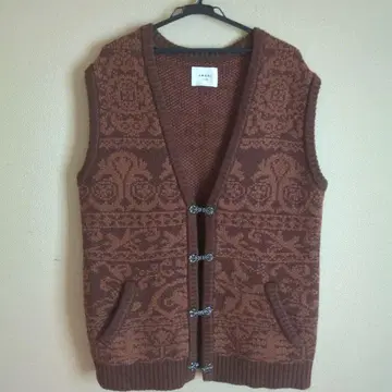 브라운 무늬 슬리브리스 니트