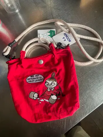 무민 자수 숄더백 레드