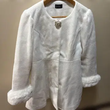 Evelyn 2023 비쥬 코트 티펫 포함