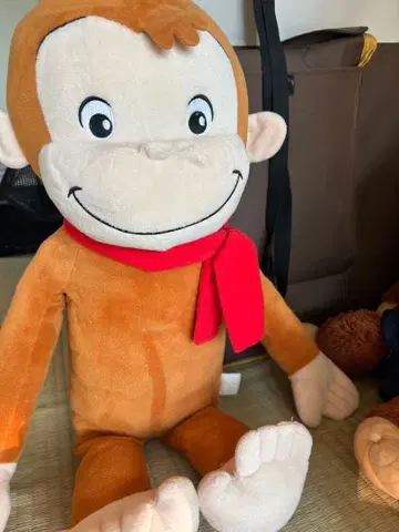 호기심 많은 조지 봉제 인형 빨간 스카프 포함