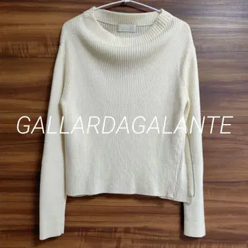 새상품급 개럴개런트 보틀넥 니트 사이드 지퍼 화이트 스웨터