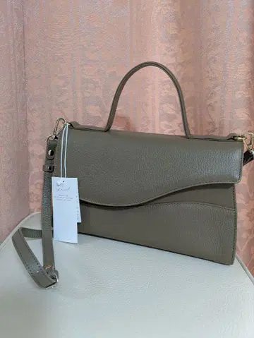 [ 미사용 새상품 ] gemeil 2WAY 웨이브 플랩 백